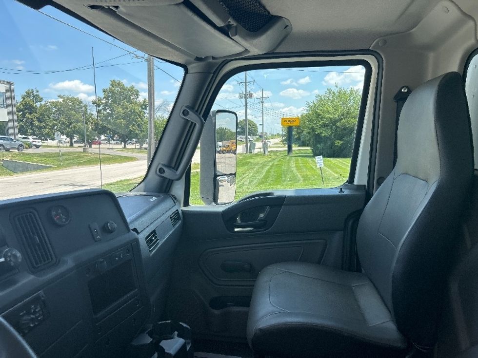 Medium Duty Box Truck-Light and Medium Duty Trucks-International-2020-MV607-Omaha-NE-102,081\n\t\tmiles-$ 52,500 - Image 17