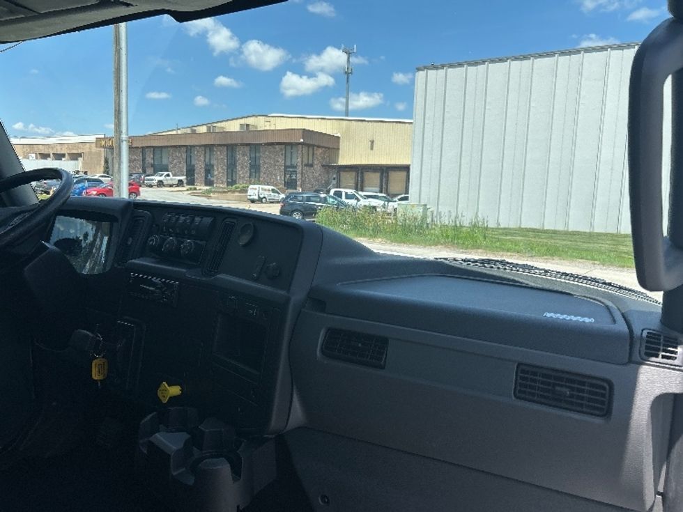 Medium Duty Box Truck-Light and Medium Duty Trucks-International-2020-MV607-Omaha-NE-102,081\n\t\tmiles-$ 52,500 - Image 19