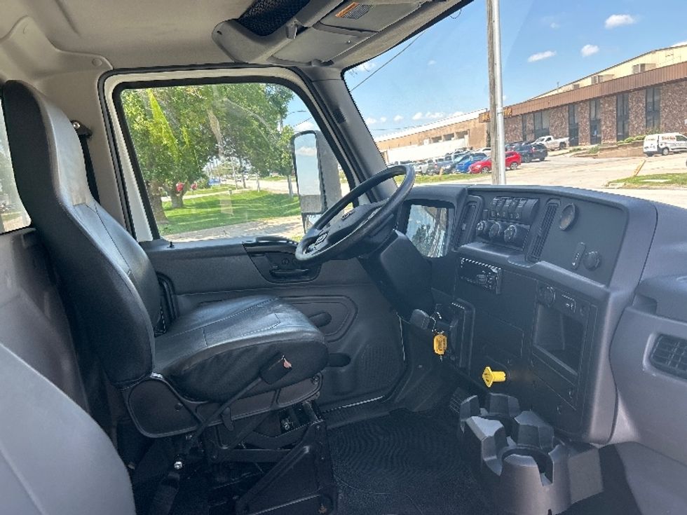 Medium Duty Box Truck-Light and Medium Duty Trucks-International-2020-MV607-Omaha-NE-102,081\n\t\tmiles-$ 52,500 - Image 20