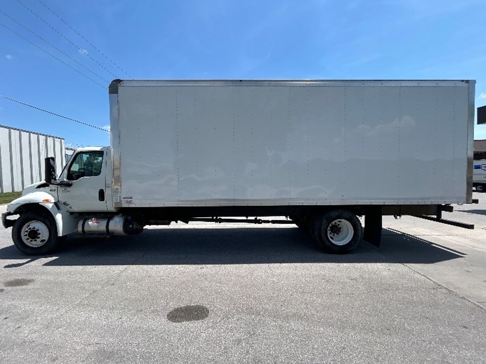 Medium Duty Box Truck-Light and Medium Duty Trucks-International-2020-MV607-Omaha-NE-102,081\n\t\tmiles-$ 52,500 - Image 4