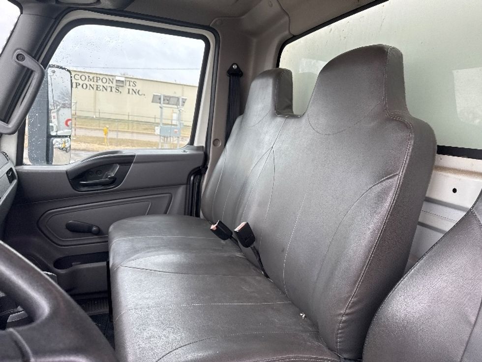 Medium Duty Box Truck-Light and Medium Duty Trucks-International-2020-MV607-Omaha-NE-118,788\n\t\tmiles-$ 44,750 - Image 19