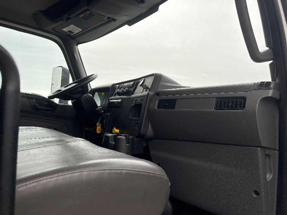 Medium Duty Box Truck-Light and Medium Duty Trucks-International-2020-MV607-Omaha-NE-118,788\n\t\tmiles-$ 44,750 - Image 20