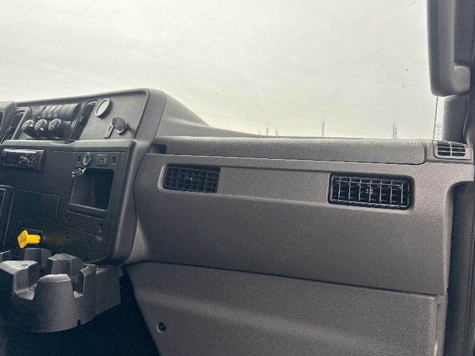 Medium Duty Box Truck-Light and Medium Duty Trucks-International-2020-MV607-Omaha-NE-118,788\n\t\tmiles-$ 44,750 - Image 21