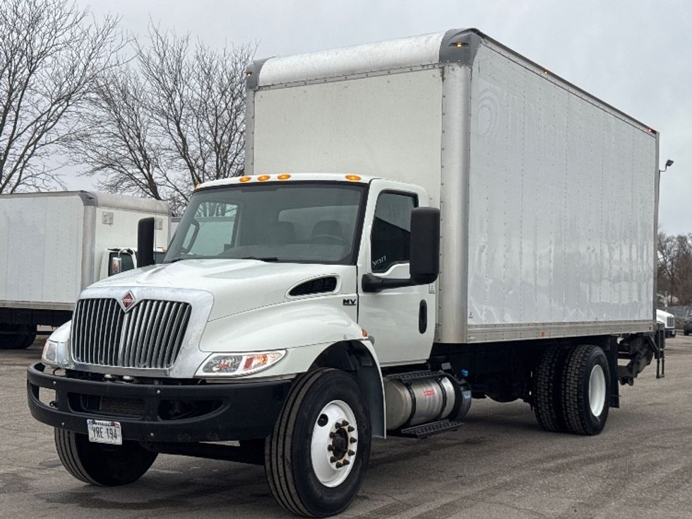 Medium Duty Box Truck-Light and Medium Duty Trucks-International-2020-MV607-Omaha-NE-118,788\n\t\tmiles-$ 44,750 - Image 3