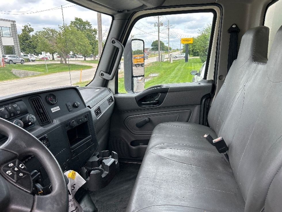 Medium Duty Box Truck-Light and Medium Duty Trucks-International-2020-MV607-Omaha-NE-125,125\n\t\tmiles-$ 51,500 - Image 17