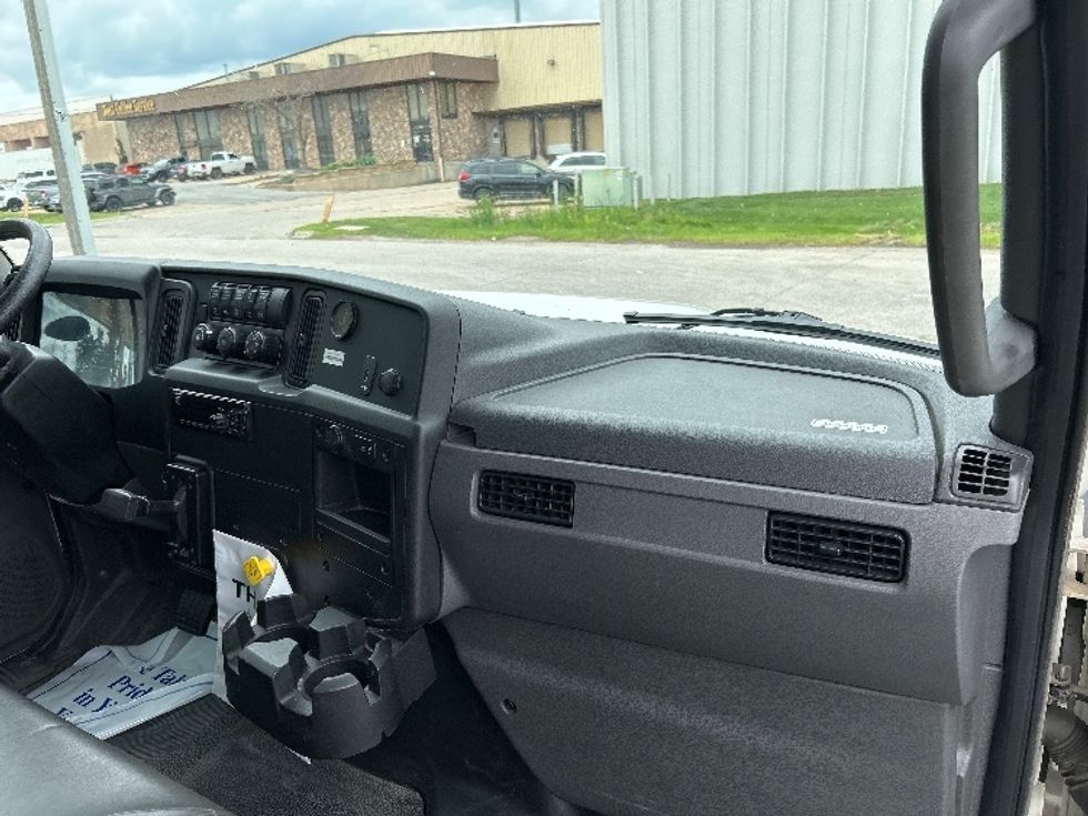 Medium Duty Box Truck-Light and Medium Duty Trucks-International-2020-MV607-Omaha-NE-125,125\n\t\tmiles-$ 51,500 - Image 19