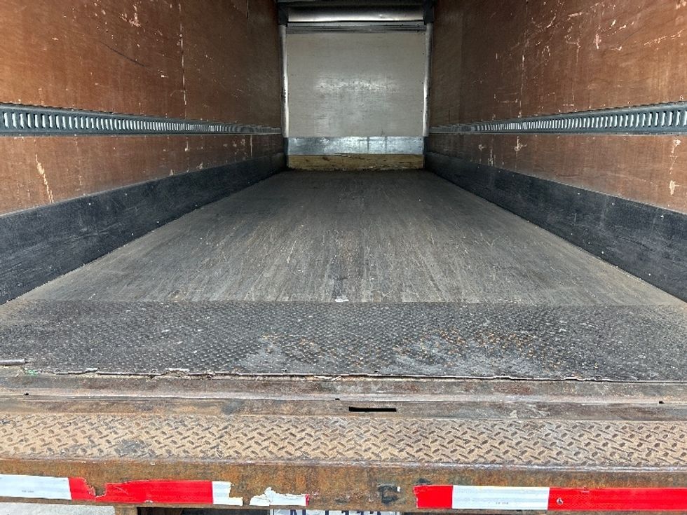 Medium Duty Box Truck-Light and Medium Duty Trucks-International-2020-MV607-Omaha-NE-125,125\n\t\tmiles-$ 51,500 - Image 9