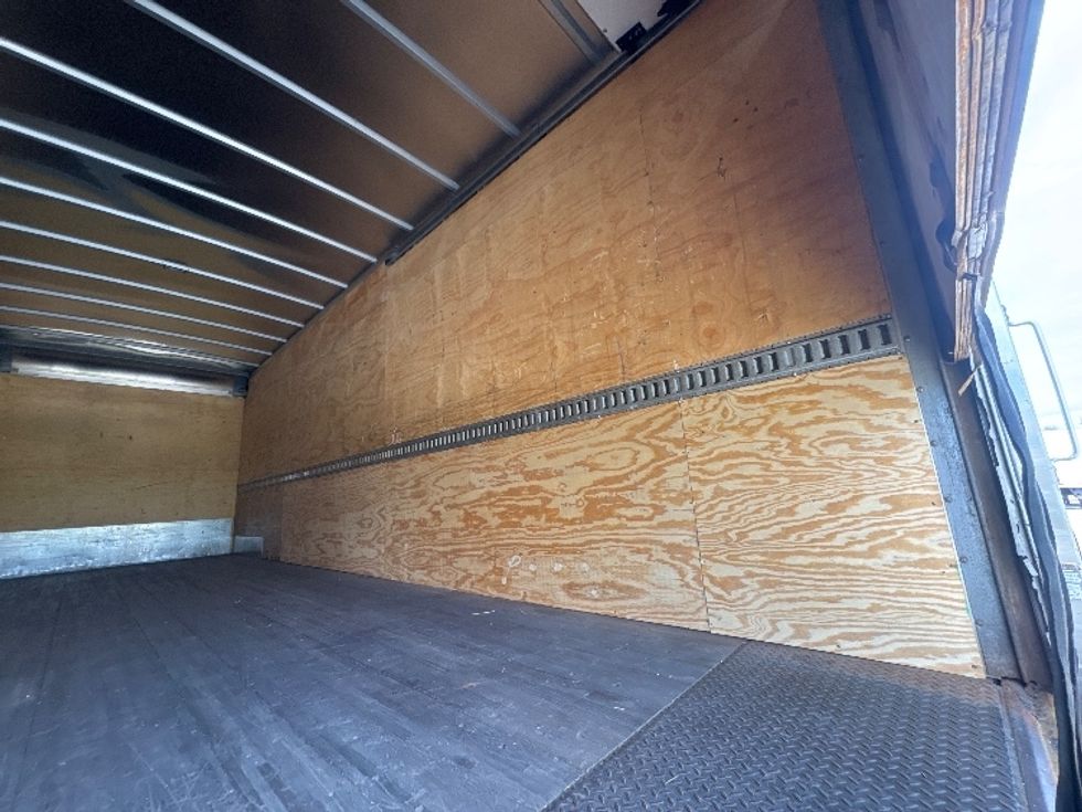 Medium Duty Box Truck-Light and Medium Duty Trucks-International-2020-MV607-Omaha-NE-238,365\n\t\tmiles-$ 38,750 - Image 11