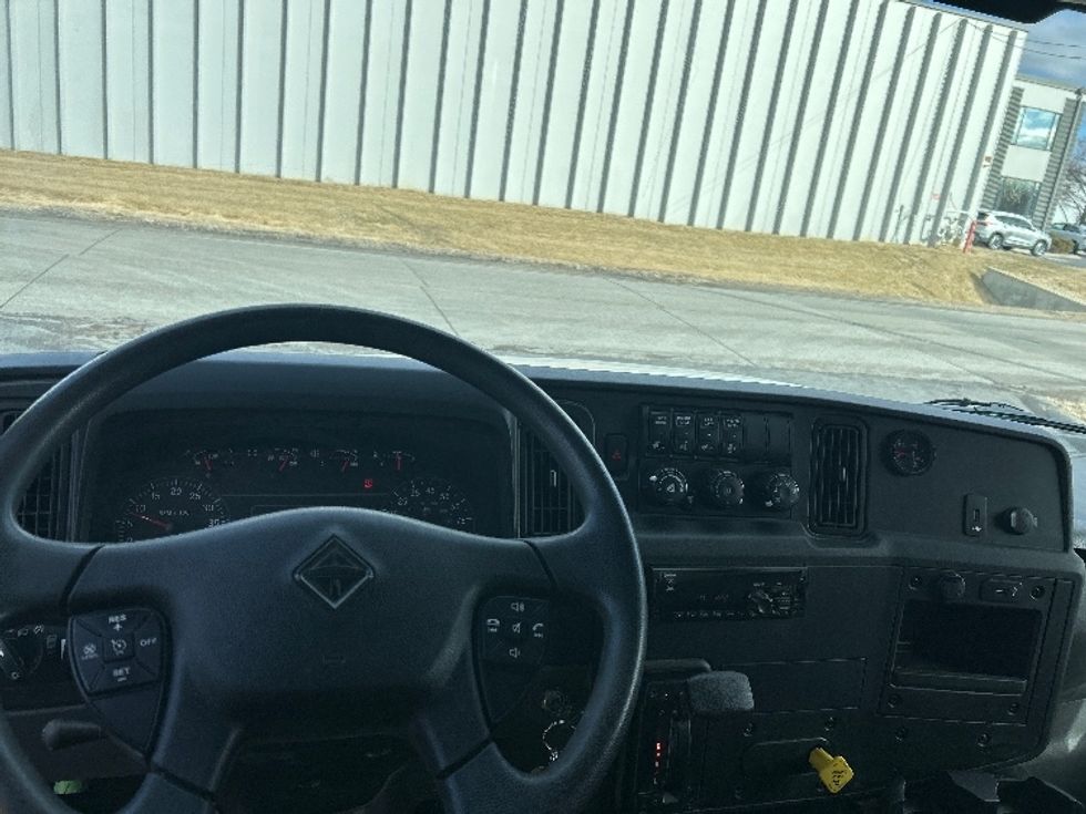 Medium Duty Box Truck-Light and Medium Duty Trucks-International-2020-MV607-Omaha-NE-61,397\n\t\tmiles-$ 58,750 - Image 18