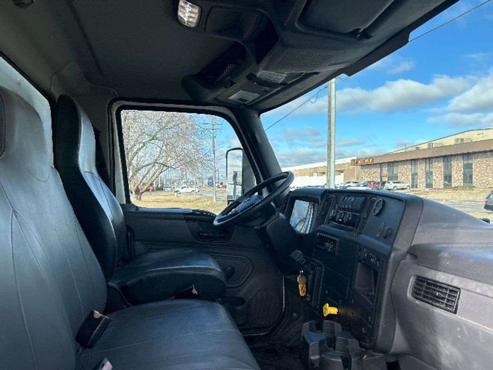 Medium Duty Box Truck-Light and Medium Duty Trucks-International-2020-MV607-Omaha-NE-61,397\n\t\tmiles-$ 58,750 - Image 22