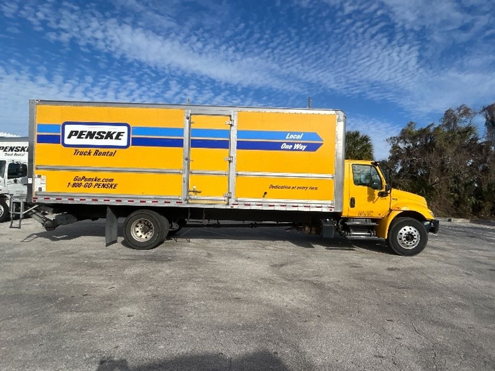 Medium Duty Box Truck-Light and Medium Duty Trucks-International-2020-MV607-Orlando-FL-126,035\n\t\tmiles-$ 53,250 - Image 15