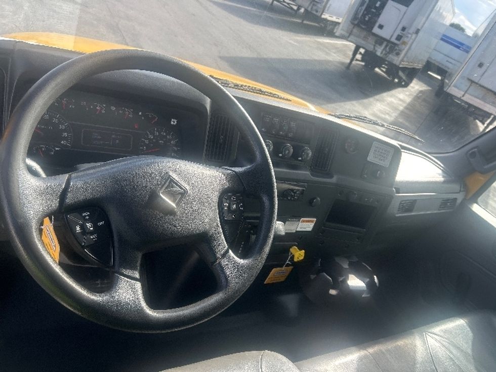 Medium Duty Box Truck-Light and Medium Duty Trucks-International-2020-MV607-Orlando-FL-126,035\n\t\tmiles-$ 53,250 - Image 18