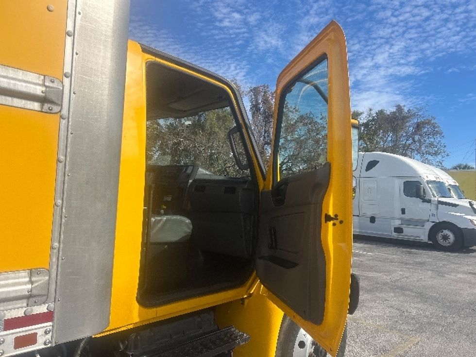 Medium Duty Box Truck-Light and Medium Duty Trucks-International-2020-MV607-Orlando-FL-126,035\n\t\tmiles-$ 53,250 - Image 20