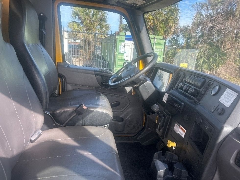 Medium Duty Box Truck-Light and Medium Duty Trucks-International-2020-MV607-Orlando-FL-126,035\n\t\tmiles-$ 53,250 - Image 22