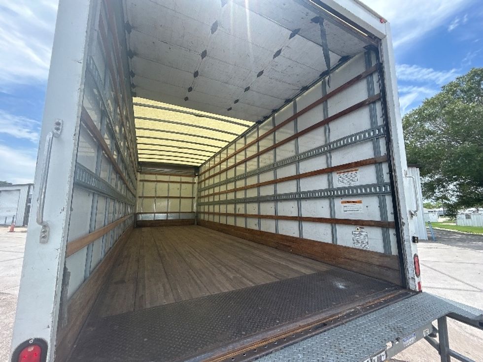 Medium Duty Box Truck-Light and Medium Duty Trucks-International-2020-MV607-Orlando-FL-134,328\n\t\tmiles-$ 53,000 - Image 12
