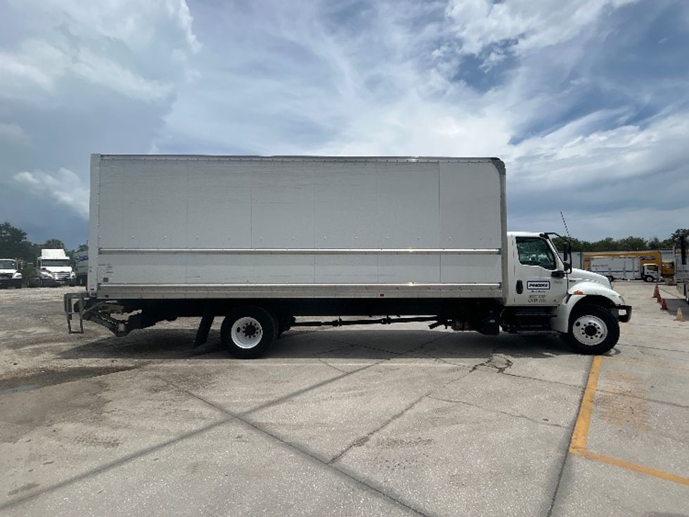 Medium Duty Box Truck-Light and Medium Duty Trucks-International-2020-MV607-Orlando-FL-134,328\n\t\tmiles-$ 53,000 - Image 15