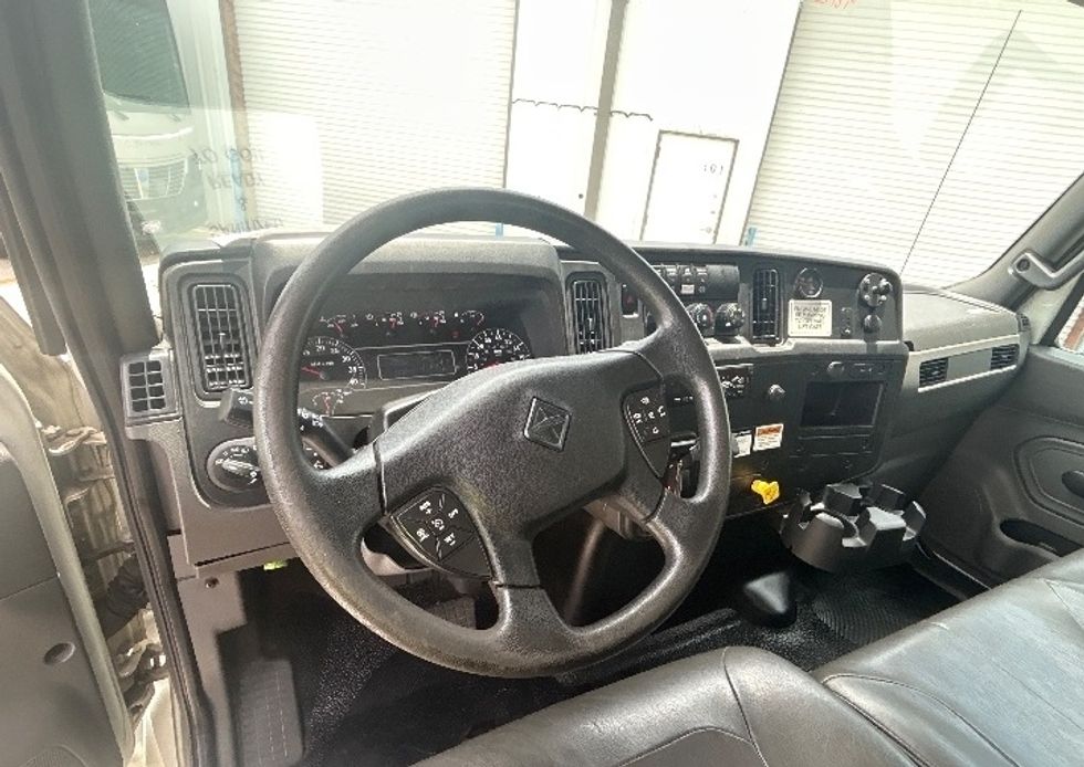 Medium Duty Box Truck-Light and Medium Duty Trucks-International-2020-MV607-Orlando-FL-134,328\n\t\tmiles-$ 53,000 - Image 17
