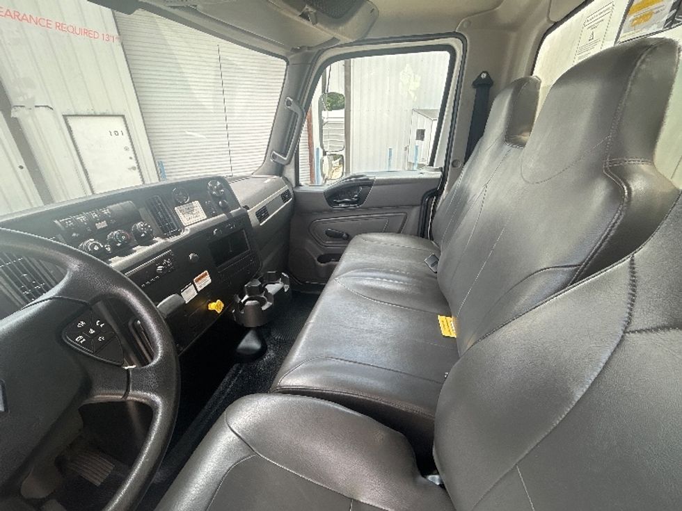 Medium Duty Box Truck-Light and Medium Duty Trucks-International-2020-MV607-Orlando-FL-134,328\n\t\tmiles-$ 53,000 - Image 18
