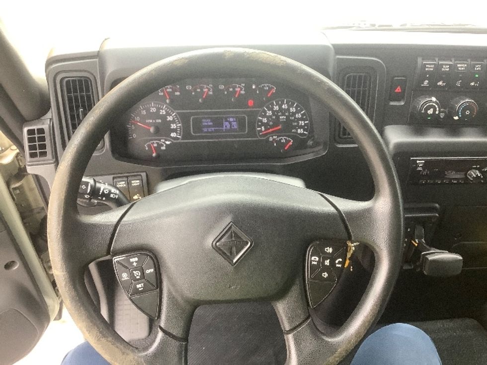 Medium Duty Box Truck-Light and Medium Duty Trucks-International-2020-MV607-Orlando-FL-159,505\n\t\tmiles-$ 45,750 - Image 18