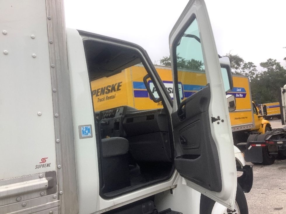 Medium Duty Box Truck-Light and Medium Duty Trucks-International-2020-MV607-Orlando-FL-159,505\n\t\tmiles-$ 45,750 - Image 20