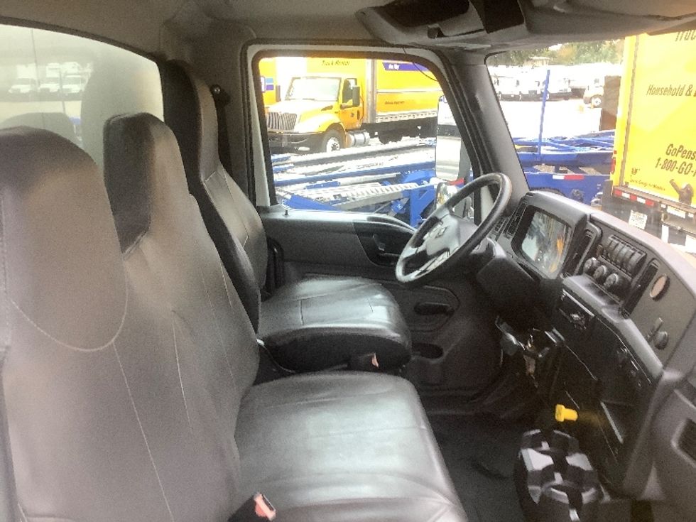 Medium Duty Box Truck-Light and Medium Duty Trucks-International-2020-MV607-Orlando-FL-159,505\n\t\tmiles-$ 45,750 - Image 22