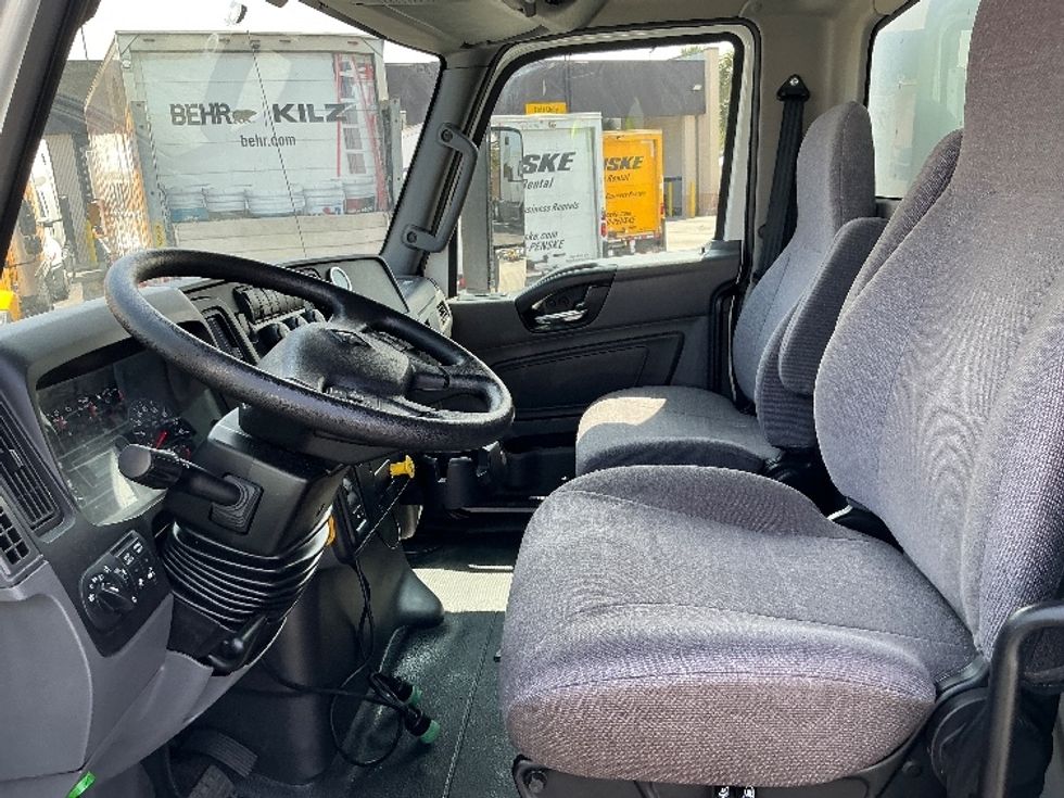 Medium Duty Box Truck-Light and Medium Duty Trucks-International-2020-MV607-Orlando-FL-60,514\n\t\tmiles-$ 50,000 - Image 19