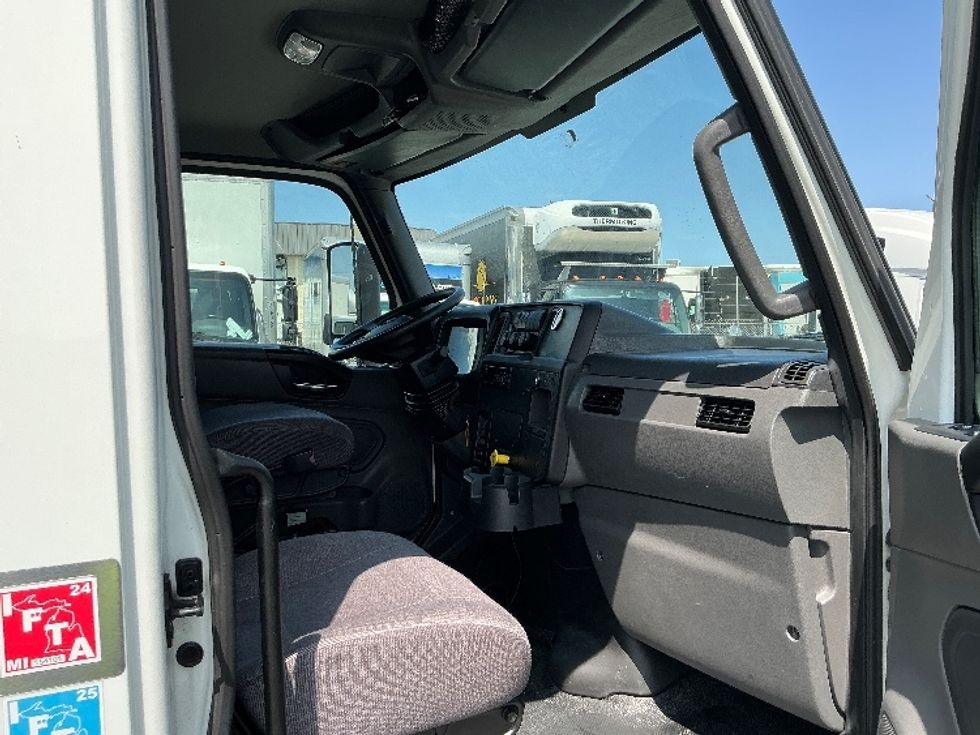 Medium Duty Box Truck-Light and Medium Duty Trucks-International-2020-MV607-Orlando-FL-60,514\n\t\tmiles-$ 50,000 - Image 20