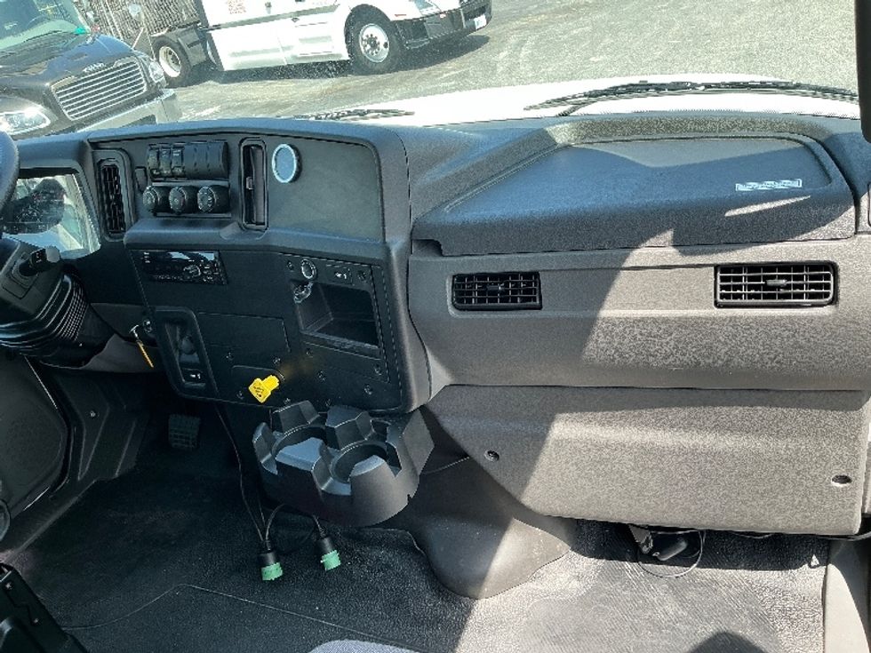 Medium Duty Box Truck-Light and Medium Duty Trucks-International-2020-MV607-Orlando-FL-60,514\n\t\tmiles-$ 50,000 - Image 21