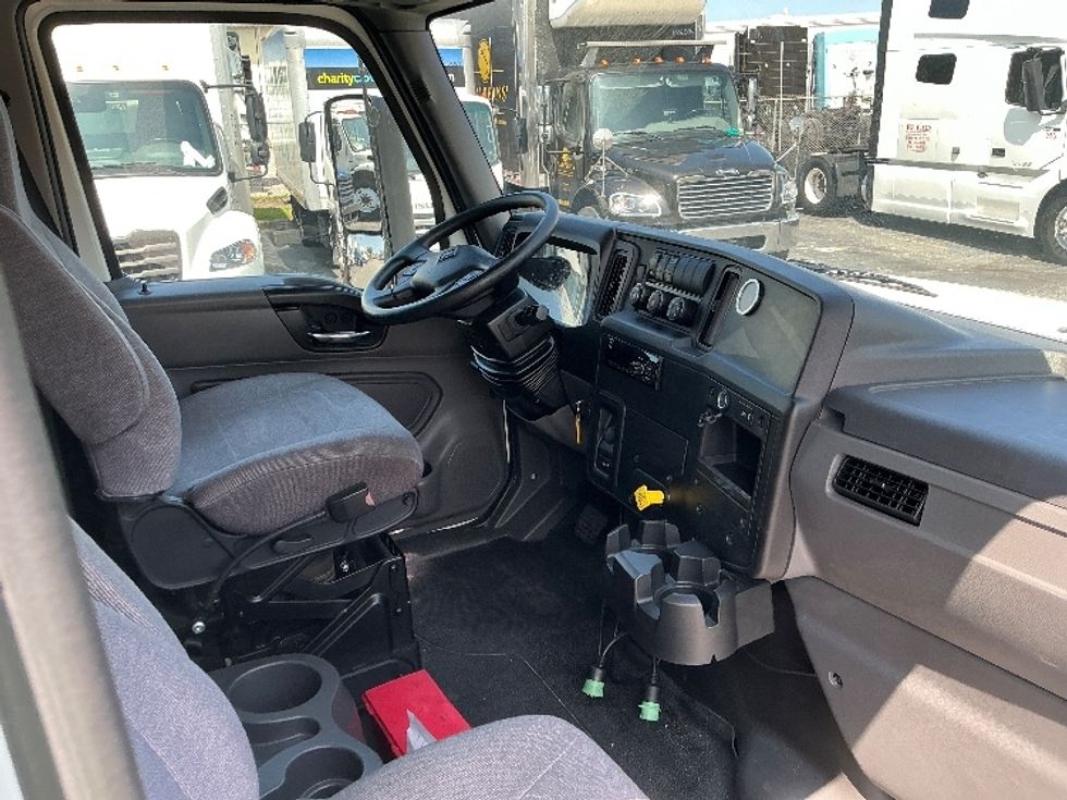 Medium Duty Box Truck-Light and Medium Duty Trucks-International-2020-MV607-Orlando-FL-60,514\n\t\tmiles-$ 50,000 - Image 22