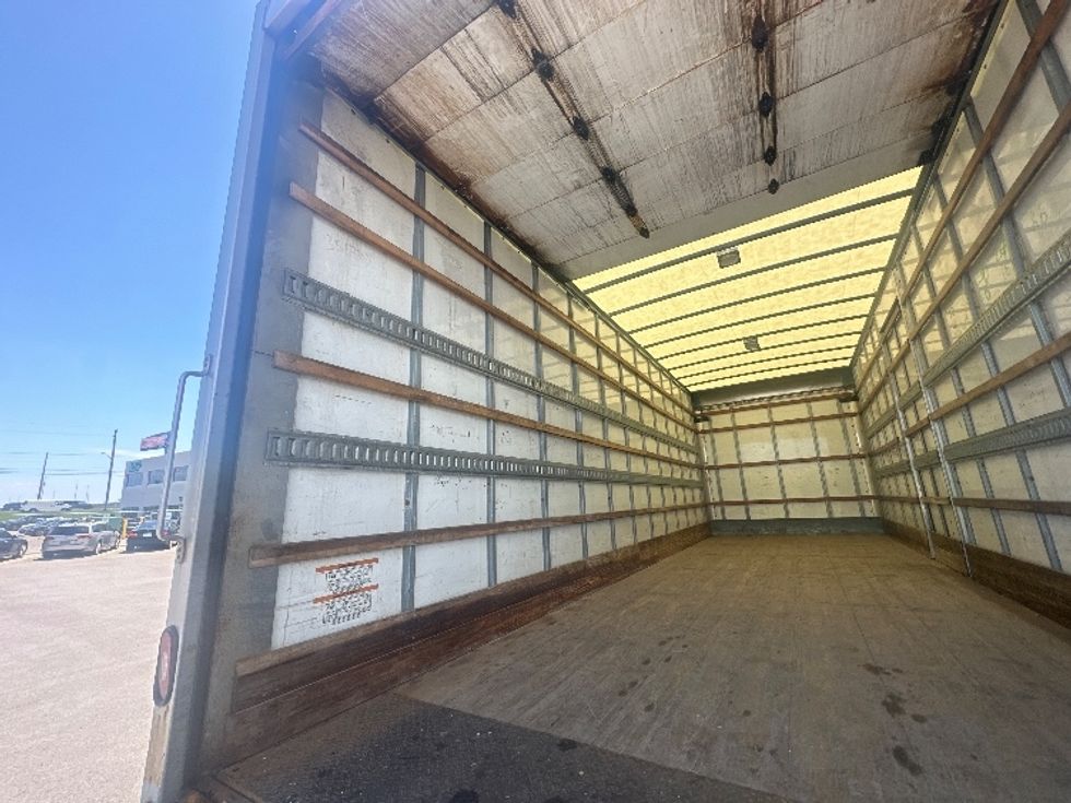 Medium Duty Box Truck-Light and Medium Duty Trucks-International-2020-MV607-Oshawa-ON-317,434\n\t\tkm-$ 45,750 - Image 11