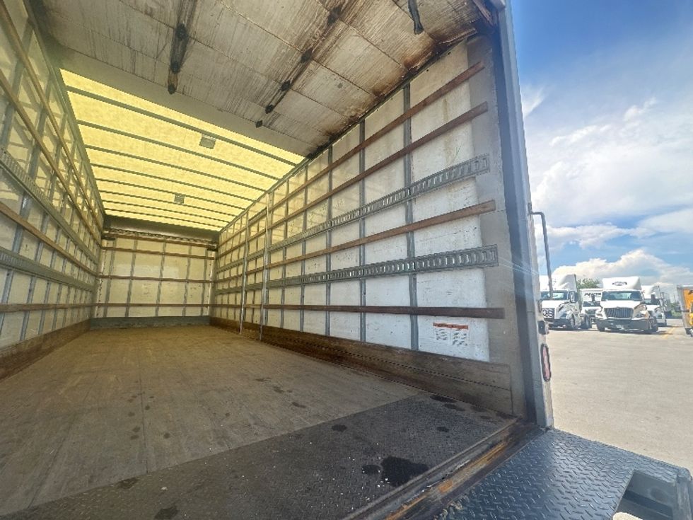 Medium Duty Box Truck-Light and Medium Duty Trucks-International-2020-MV607-Oshawa-ON-317,434\n\t\tkm-$ 45,750 - Image 12