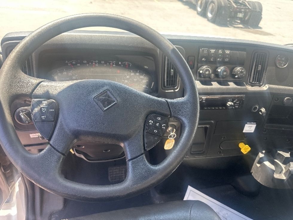 Medium Duty Box Truck-Light and Medium Duty Trucks-International-2020-MV607-Oshawa-ON-317,434\n\t\tkm-$ 45,750 - Image 18