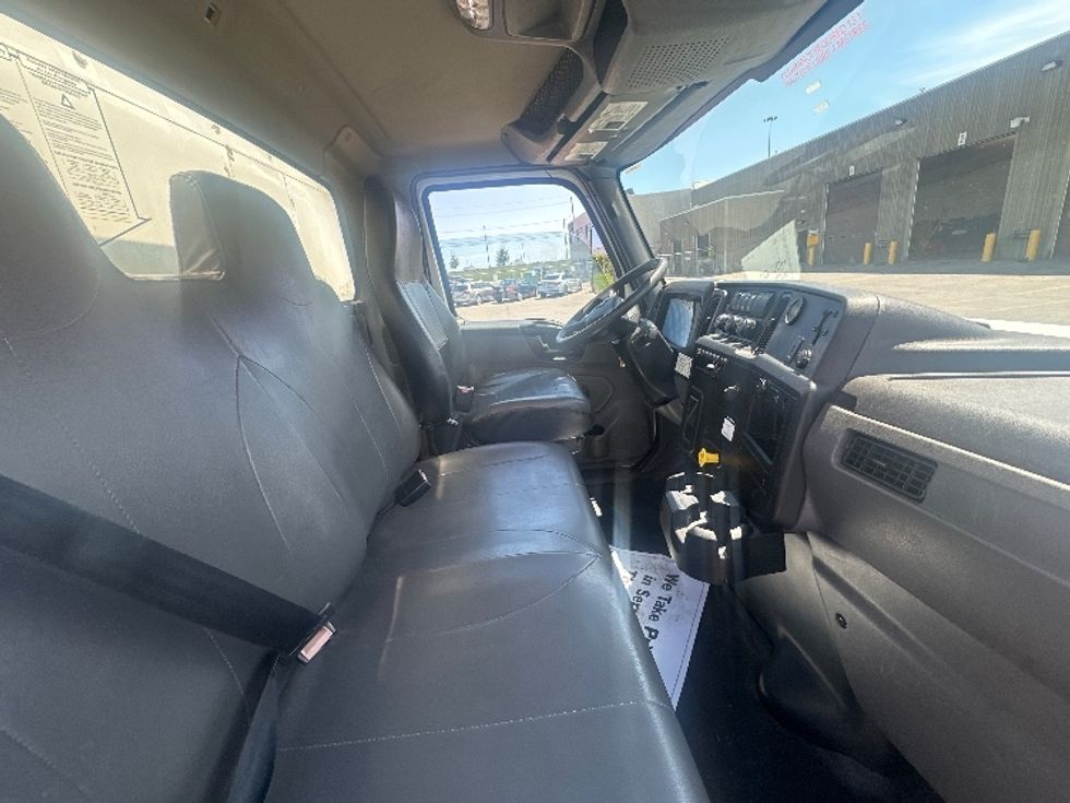 Medium Duty Box Truck-Light and Medium Duty Trucks-International-2020-MV607-Oshawa-ON-317,434\n\t\tkm-$ 45,750 - Image 22