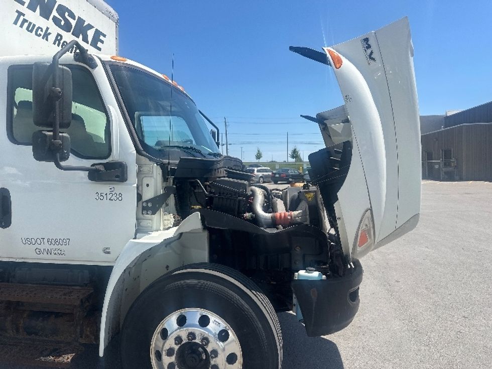 Medium Duty Box Truck-Light and Medium Duty Trucks-International-2020-MV607-Oshawa-ON-317,434\n\t\tkm-$ 45,750 - Image 23
