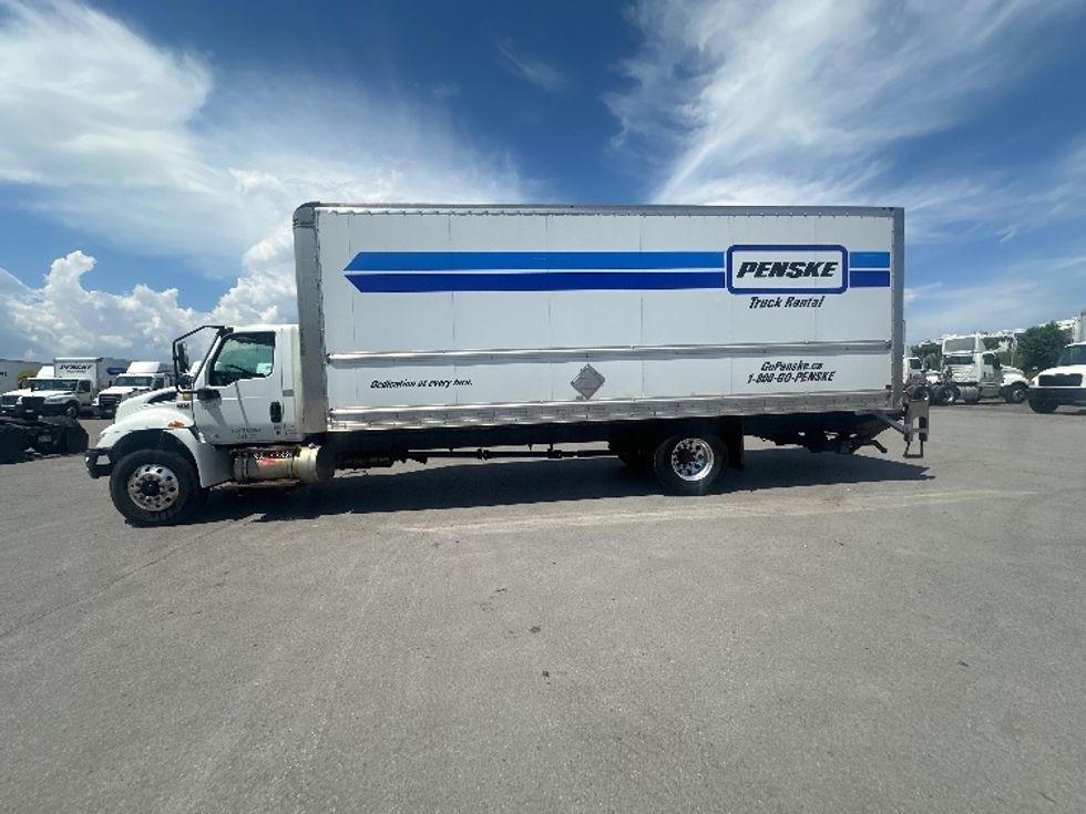 Medium Duty Box Truck-Light and Medium Duty Trucks-International-2020-MV607-Oshawa-ON-317,434\n\t\tkm-$ 45,750 - Image 4
