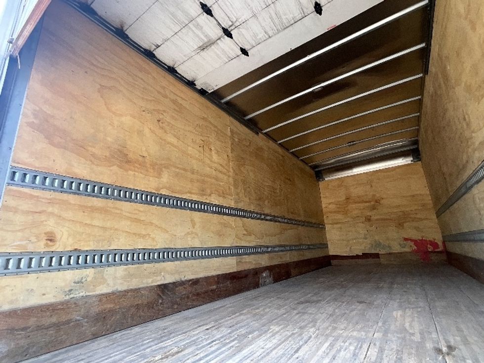 Medium Duty Box Truck-Light and Medium Duty Trucks-International-2020-MV607-Ottawa-ON-110,808\n\t\tkm-$ 64,000 - Image 10