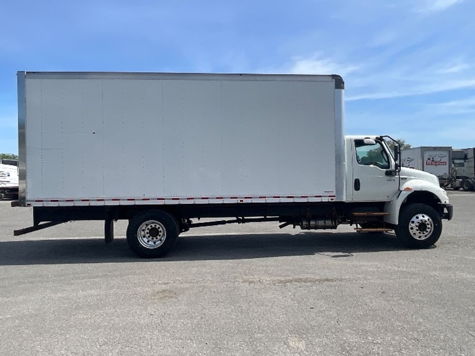 Medium Duty Box Truck-Light and Medium Duty Trucks-International-2020-MV607-Ottawa-ON-110,808\n\t\tkm-$ 64,000 - Image 14