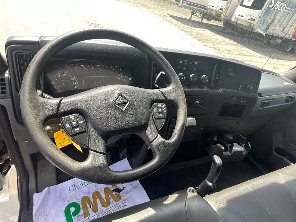Medium Duty Box Truck-Light and Medium Duty Trucks-International-2020-MV607-Ottawa-ON-110,808\n\t\tkm-$ 64,000 - Image 17