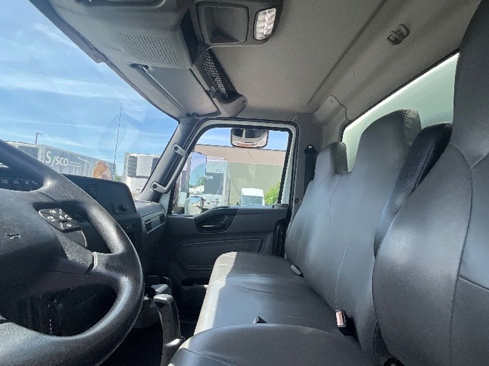Medium Duty Box Truck-Light and Medium Duty Trucks-International-2020-MV607-Ottawa-ON-110,808\n\t\tkm-$ 64,000 - Image 18