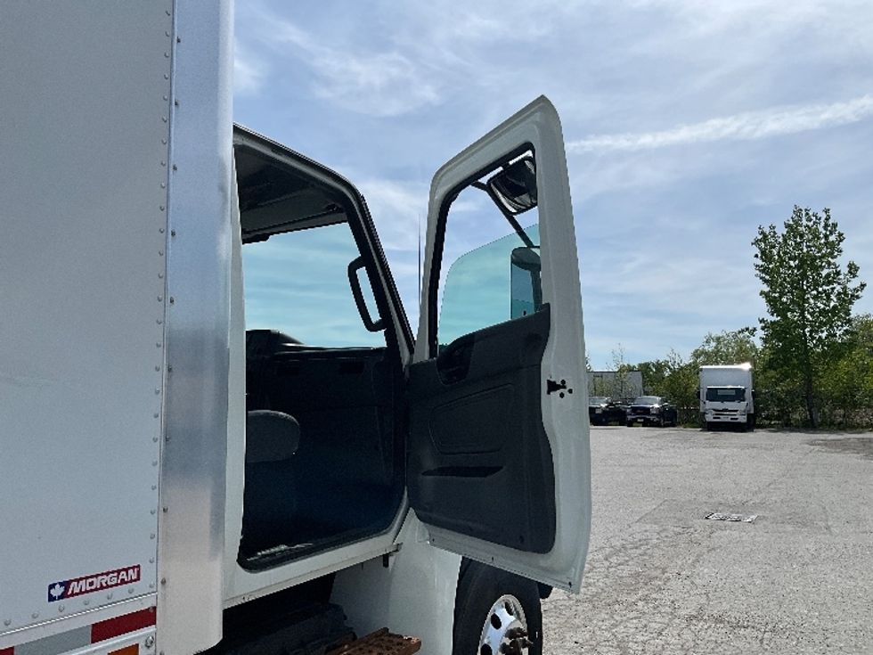 Medium Duty Box Truck-Light and Medium Duty Trucks-International-2020-MV607-Ottawa-ON-110,808\n\t\tkm-$ 64,000 - Image 19