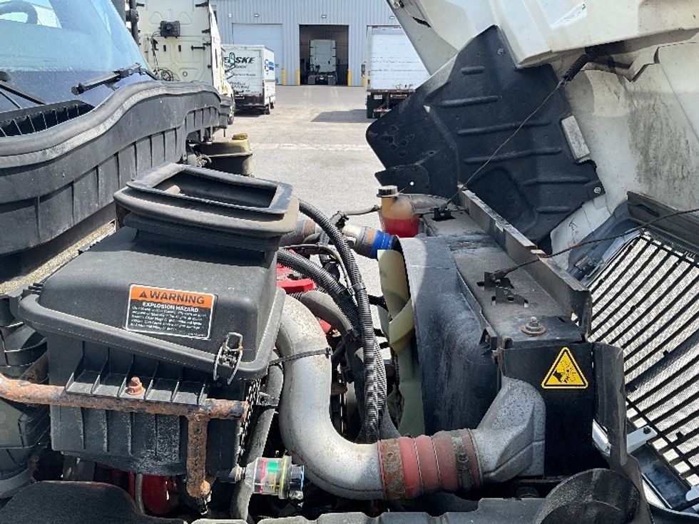 Medium Duty Box Truck-Light and Medium Duty Trucks-International-2020-MV607-Ottawa-ON-110,808\n\t\tkm-$ 64,000 - Image 22