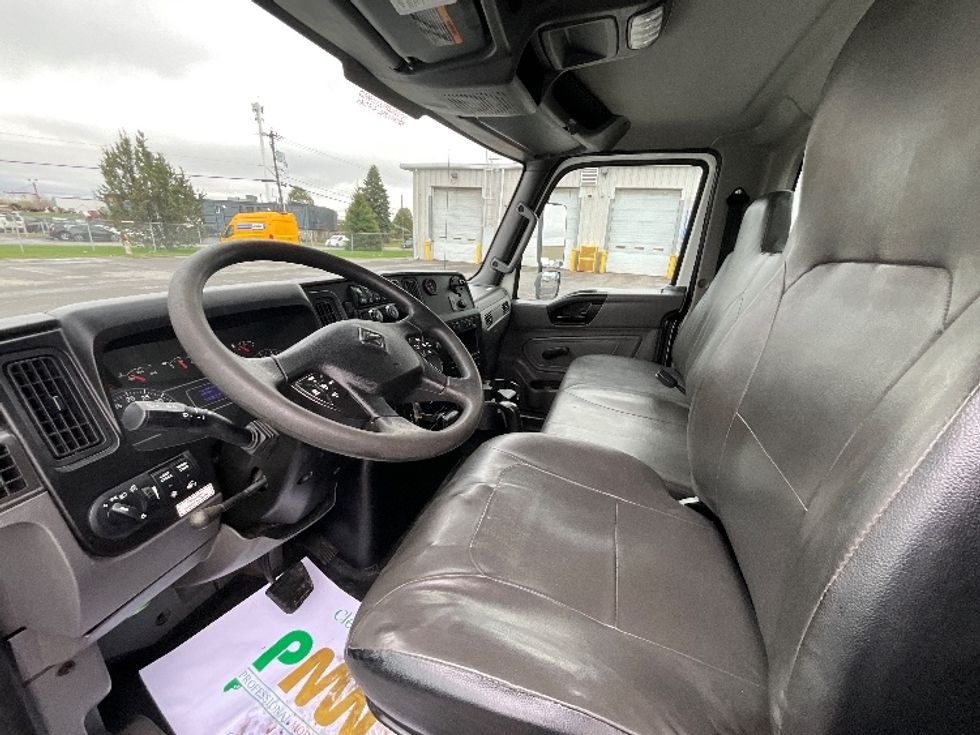 Medium Duty Box Truck-Light and Medium Duty Trucks-International-2020-MV607-Ottawa-ON-205,000\n\t\tkm-$ 70,500 - Image 16