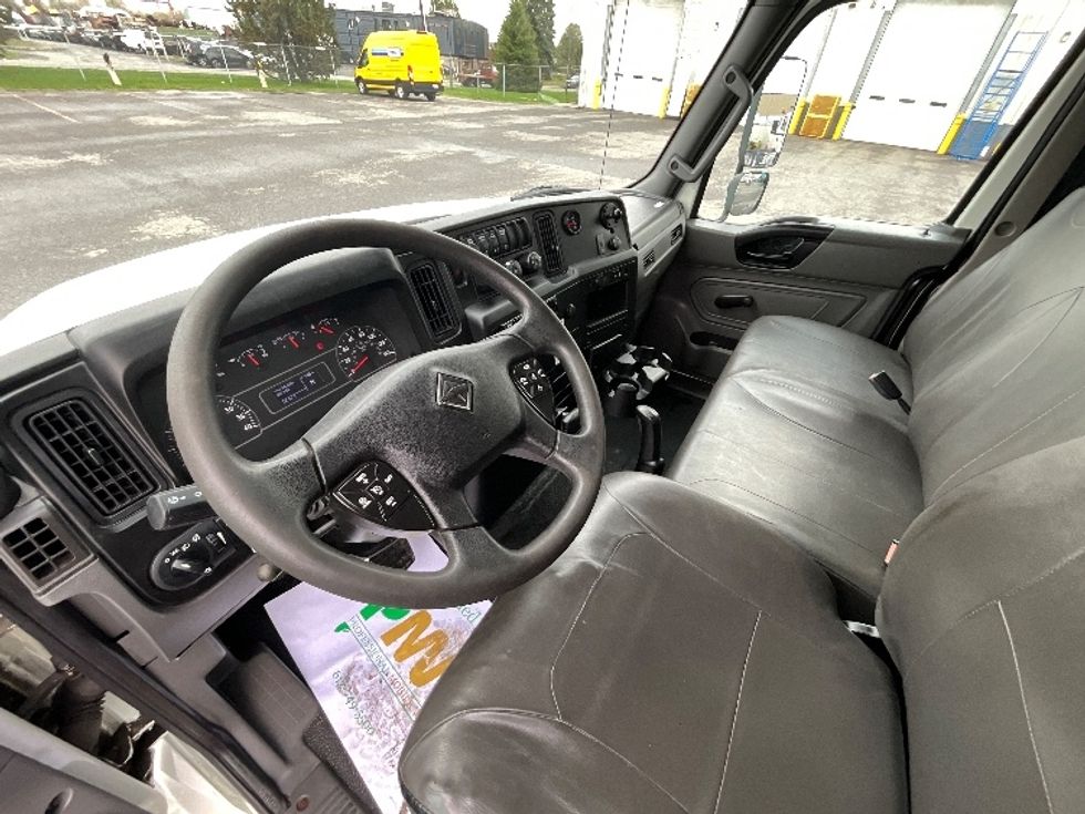 Medium Duty Box Truck-Light and Medium Duty Trucks-International-2020-MV607-Ottawa-ON-205,000\n\t\tkm-$ 70,500 - Image 17