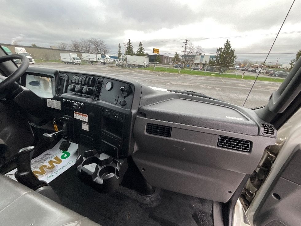 Medium Duty Box Truck-Light and Medium Duty Trucks-International-2020-MV607-Ottawa-ON-205,000\n\t\tkm-$ 70,500 - Image 20