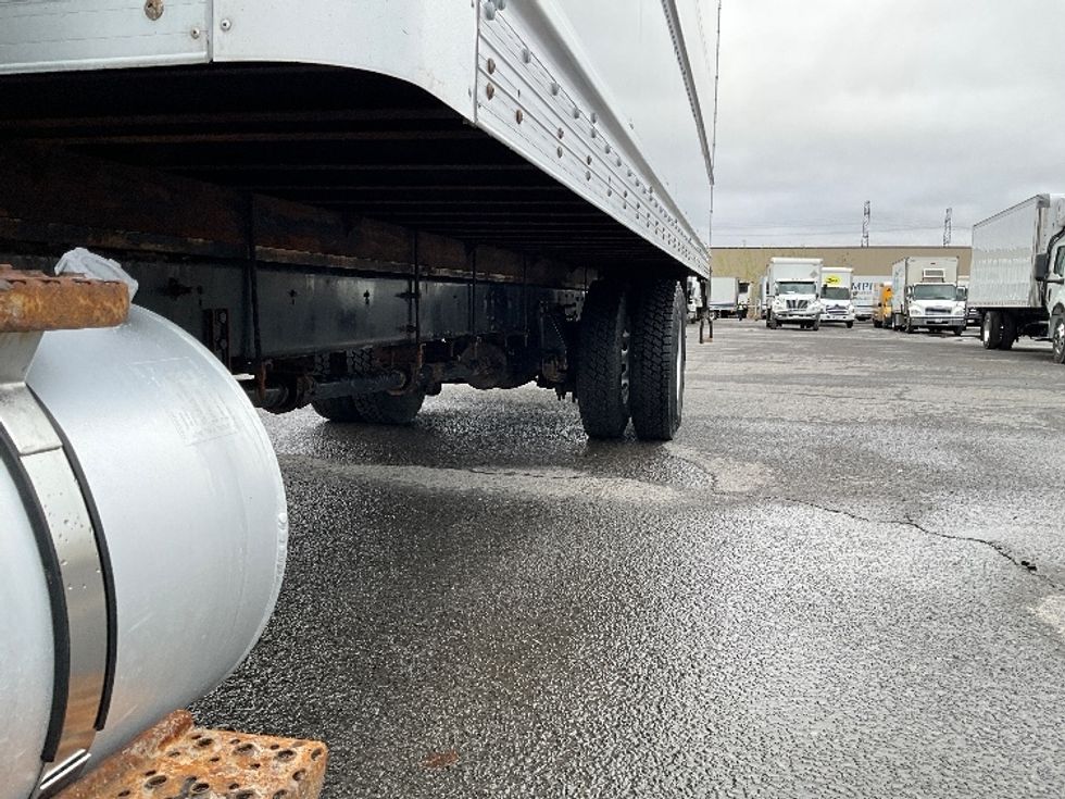 Medium Duty Box Truck-Light and Medium Duty Trucks-International-2020-MV607-Ottawa-ON-205,000\n\t\tkm-$ 70,500 - Image 5