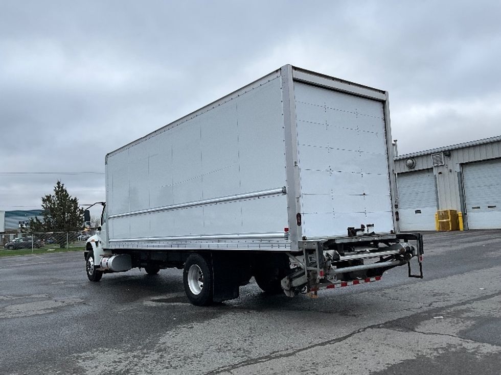 Medium Duty Box Truck-Light and Medium Duty Trucks-International-2020-MV607-Ottawa-ON-205,000\n\t\tkm-$ 70,500 - Image 6