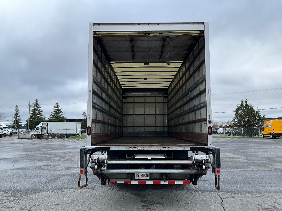 Medium Duty Box Truck-Light and Medium Duty Trucks-International-2020-MV607-Ottawa-ON-205,000\n\t\tkm-$ 70,500 - Image 8