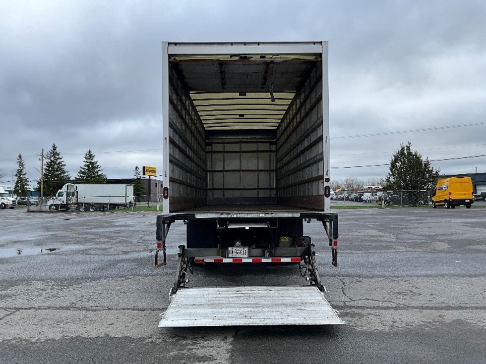 Medium Duty Box Truck-Light and Medium Duty Trucks-International-2020-MV607-Ottawa-ON-205,000\n\t\tkm-$ 70,500 - Image 9