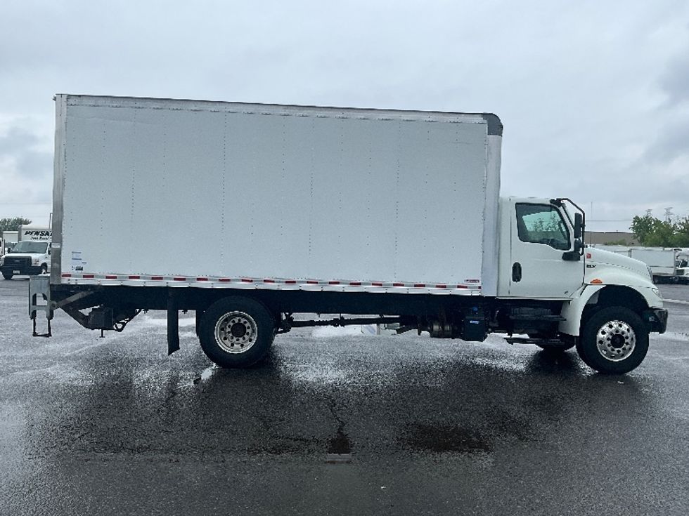 Medium Duty Box Truck-Light and Medium Duty Trucks-International-2020-MV607-Ottawa-ON-208,418\n\t\tkm-$ 58,500 - Image 15
