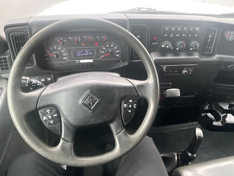 Medium Duty Box Truck-Light and Medium Duty Trucks-International-2020-MV607-Ottawa-ON-208,418\n\t\tkm-$ 58,500 - Image 18
